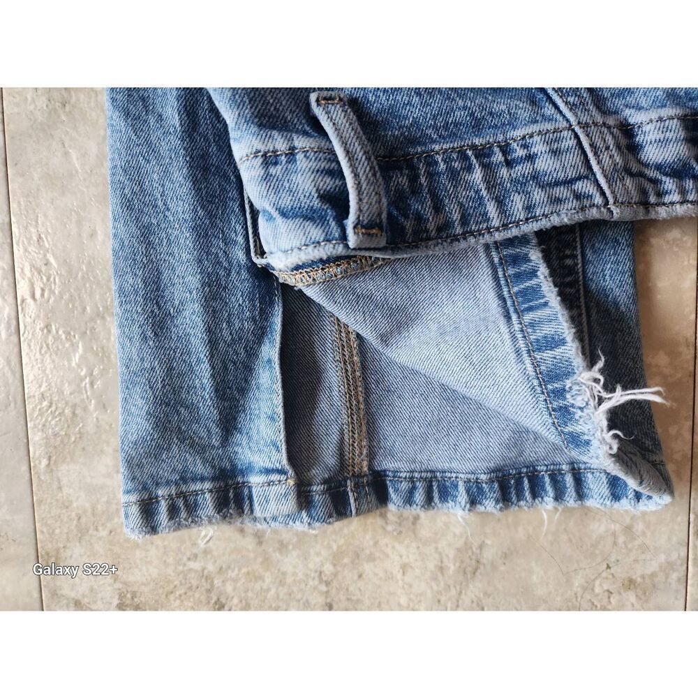 42 Maurices Edgely high rise flare wide leg pieced jeans w/slit light wash - Picture 4 of 7